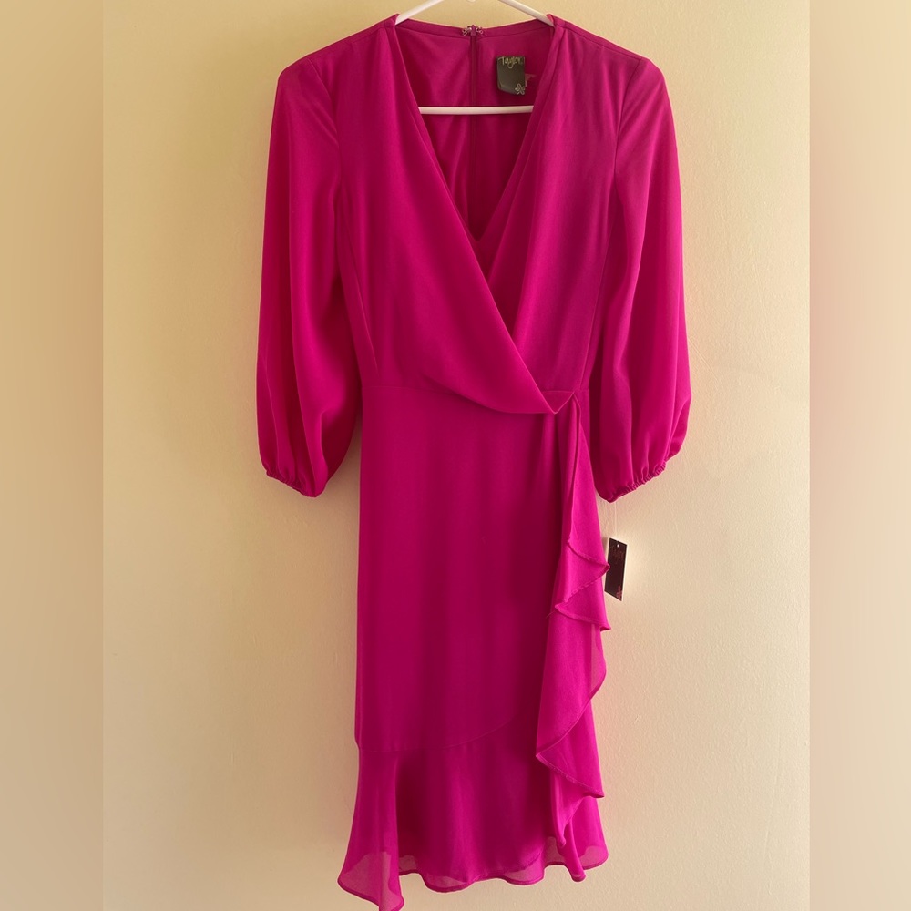 NWT Taylor Chiffon Dress - Size 2